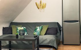 Milky Way Top Floor 2-Bedroom Apartment Air Condition